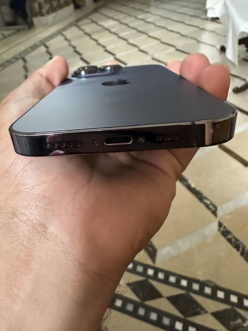 Apple iPhone 14 Pro 2