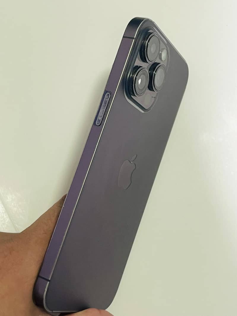 Apple iPhone 14 Pro Max 1