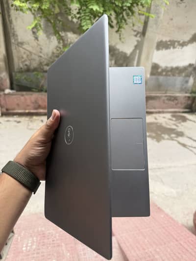 Dell latitude 3301| i5-8th | 8gb 256 ssd| slime type C|coding laptops