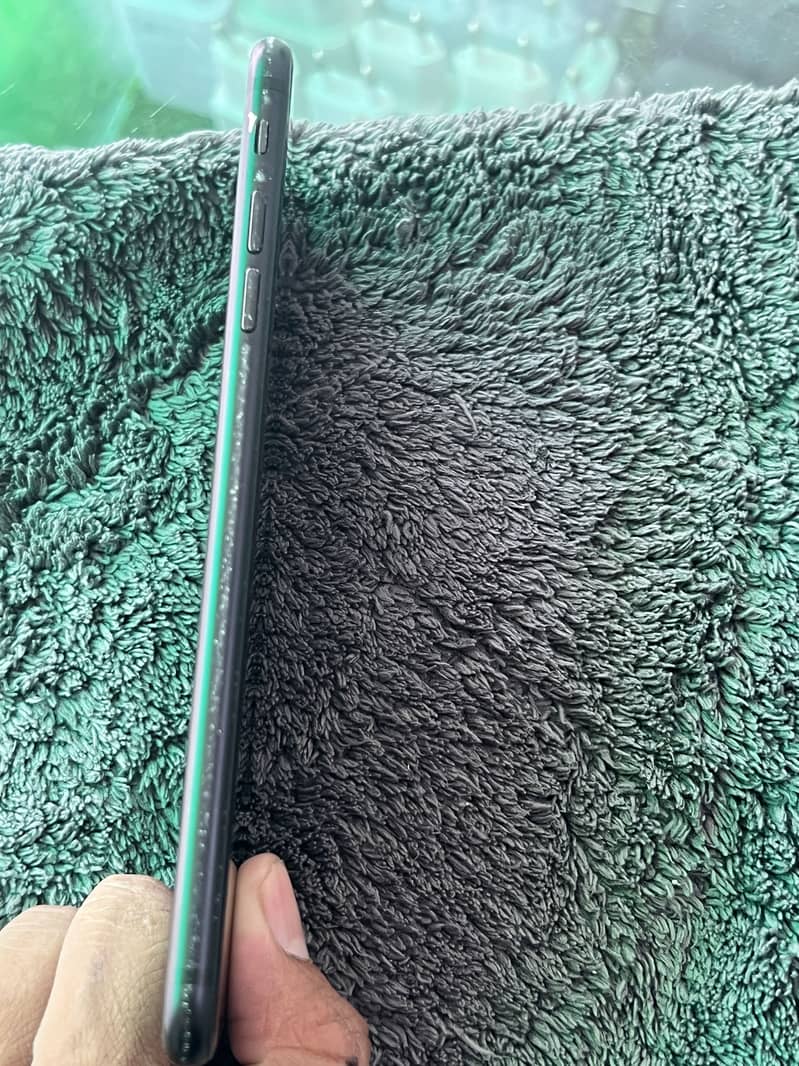 Apple iPhone 7 Plus 6