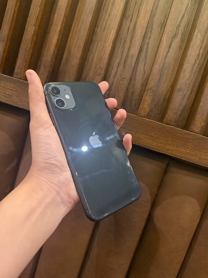 Apple iPhone 11 4