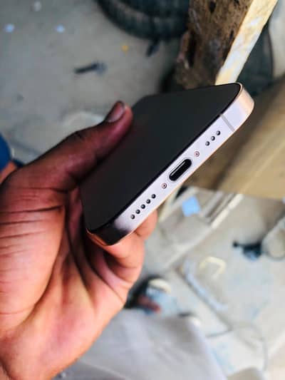 Apple iPhone 16 Pro