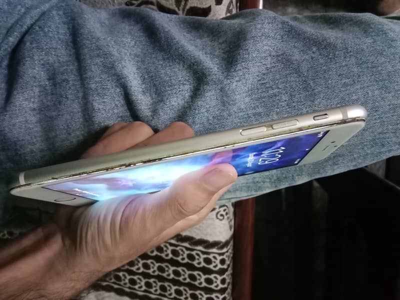 Iphone 6s plus 4