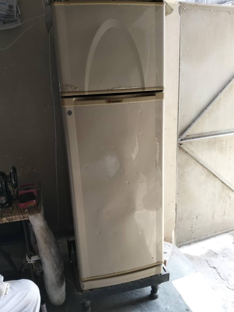 : Dawlance Medium Size Refrigerator – Good Condition 3