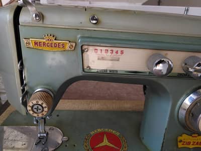sewing machine new condition