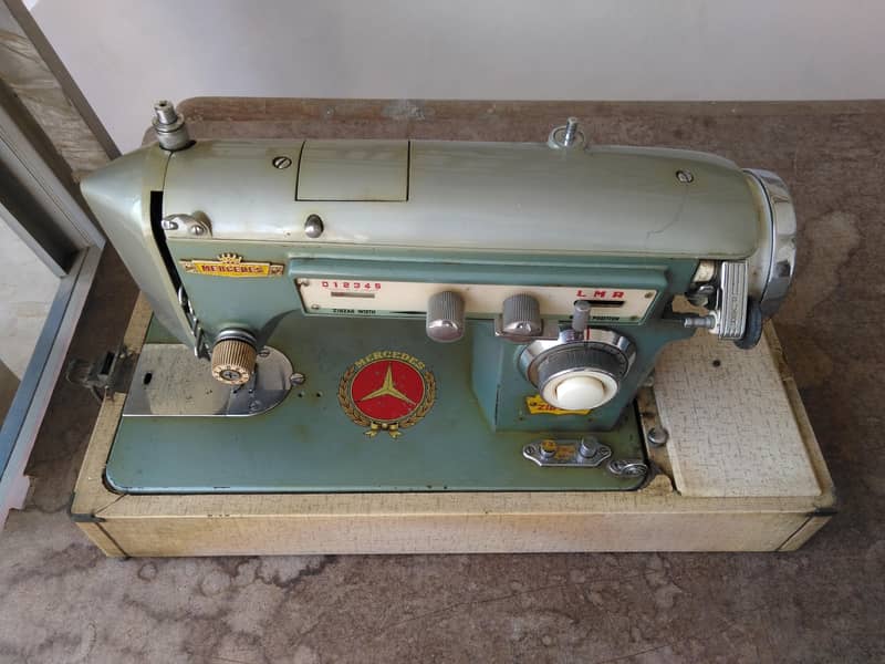 sewing machine new condition 1
