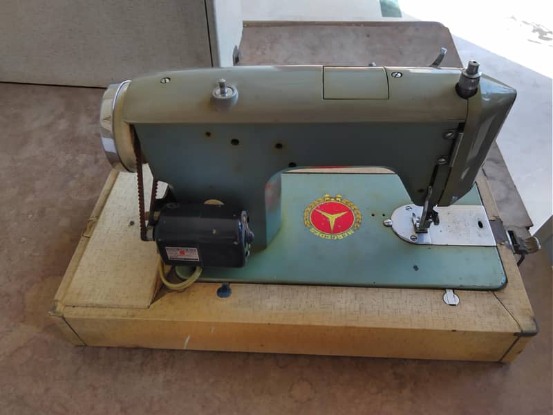 sewing machine new condition 2