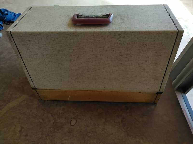 sewing machine new condition 5