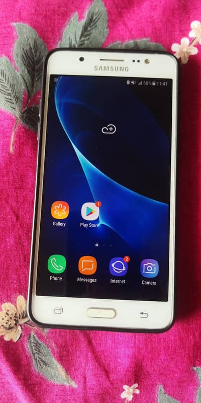 Samsung Mobile J5