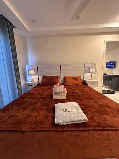 1 Bedroom VIP Full furnish flat per day available in Bahria town Lahore 0300 4561276