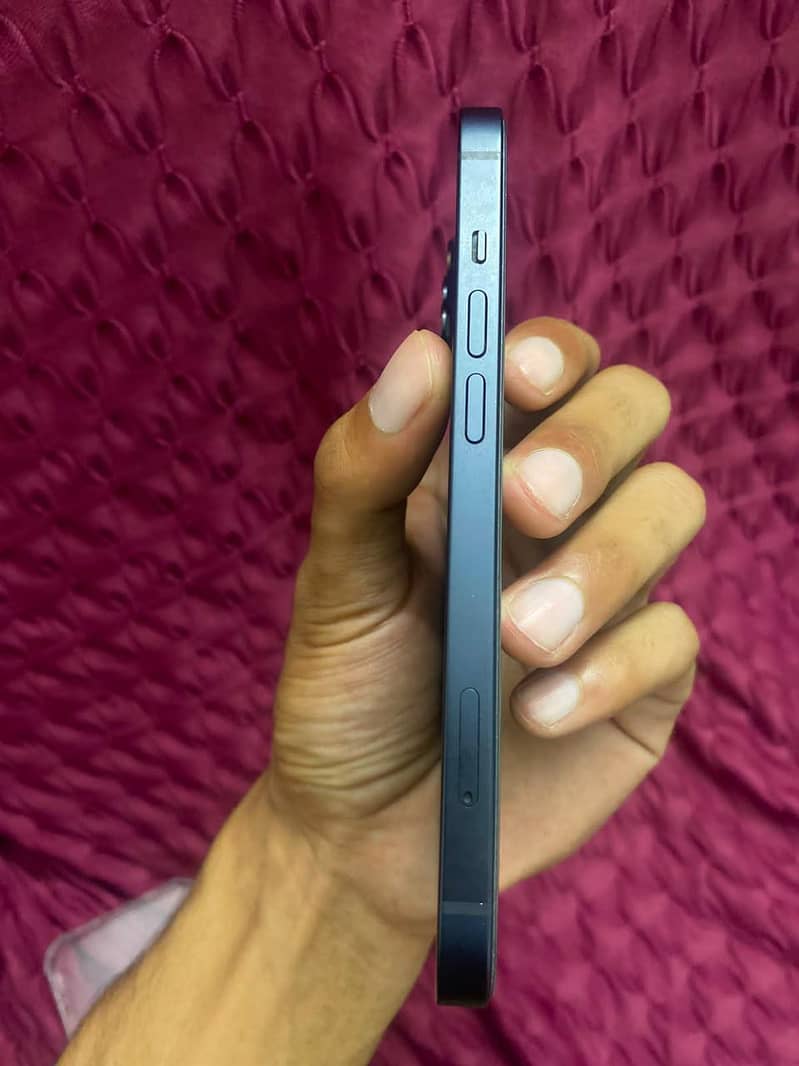 Apple iPhone 13 1