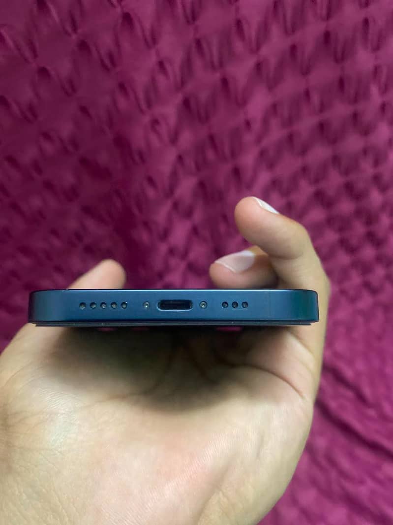Apple iPhone 13 6