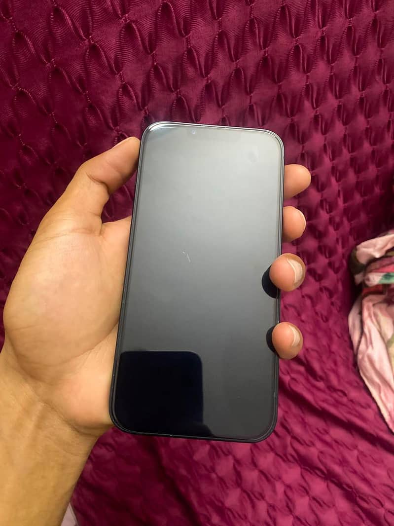 Apple iPhone 13 8