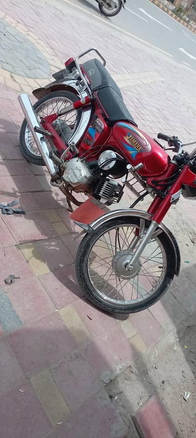 Yamaha 2005 Model 100cc – Red – Good Condition – Rs. 80,000