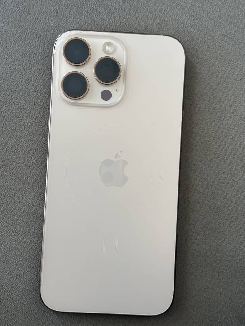 Apple iPhone 16 Pro Max 0