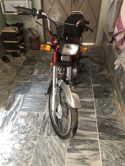 Honda 70 red 2022