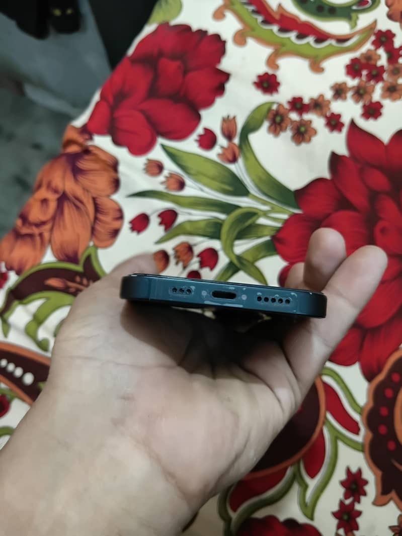 Apple iPhone 14 7