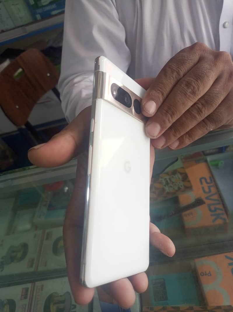 Google Pixel 8 2