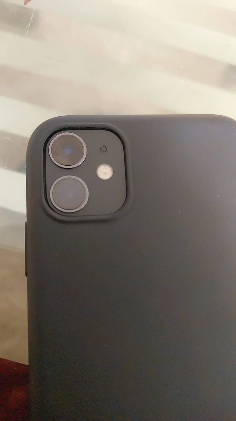 Apple iPhone 11 3