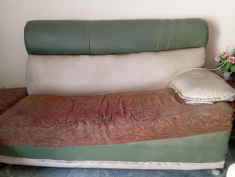 bot sofa 0
