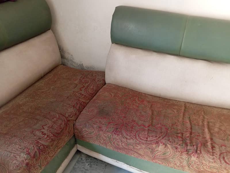 bot sofa 3