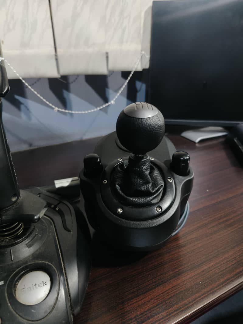 Logitech g920 saitek flight controller xbox controller 5