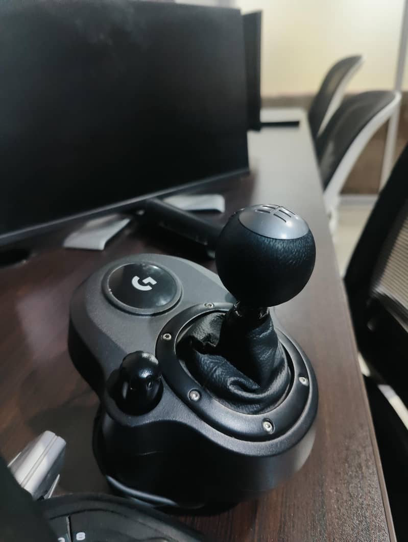 Logitech g920 saitek flight controller xbox controller 6