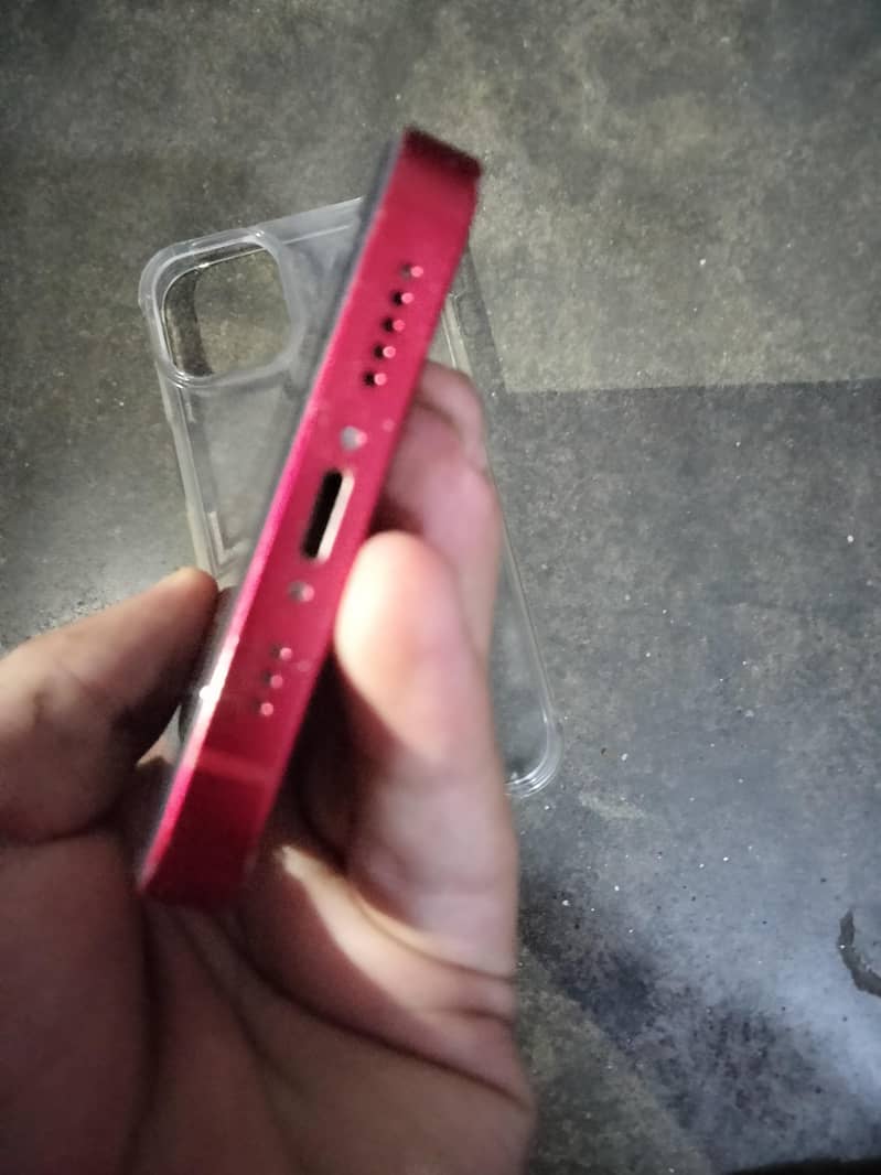 Apple iPhone 13 5