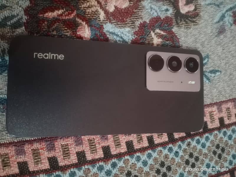 Realme C75 1