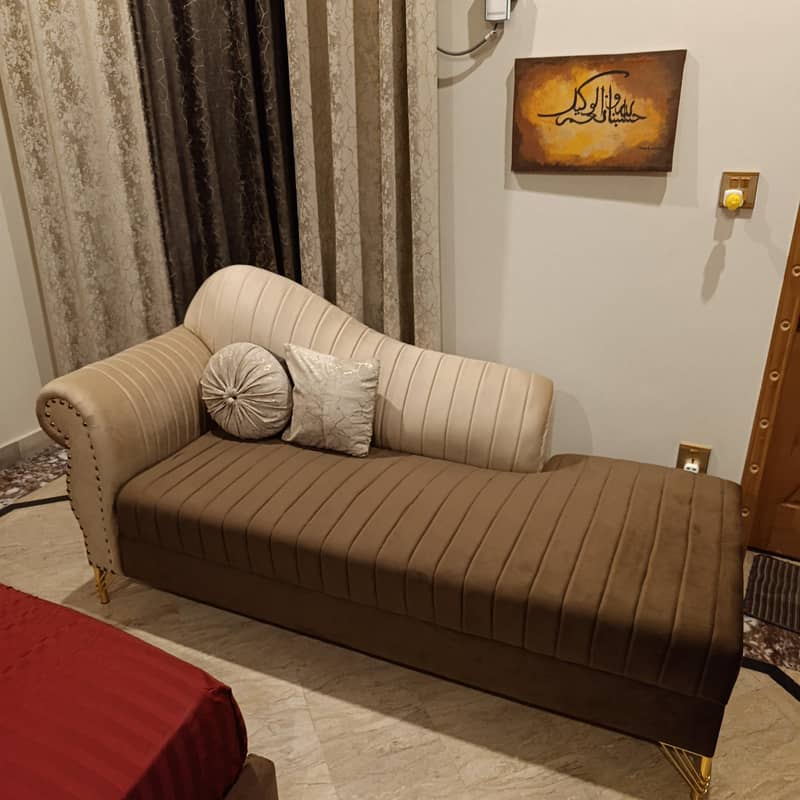 Sofa. . . . . 1