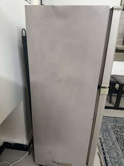 Dawlance Top Freezer Medium Sized Refrigerator