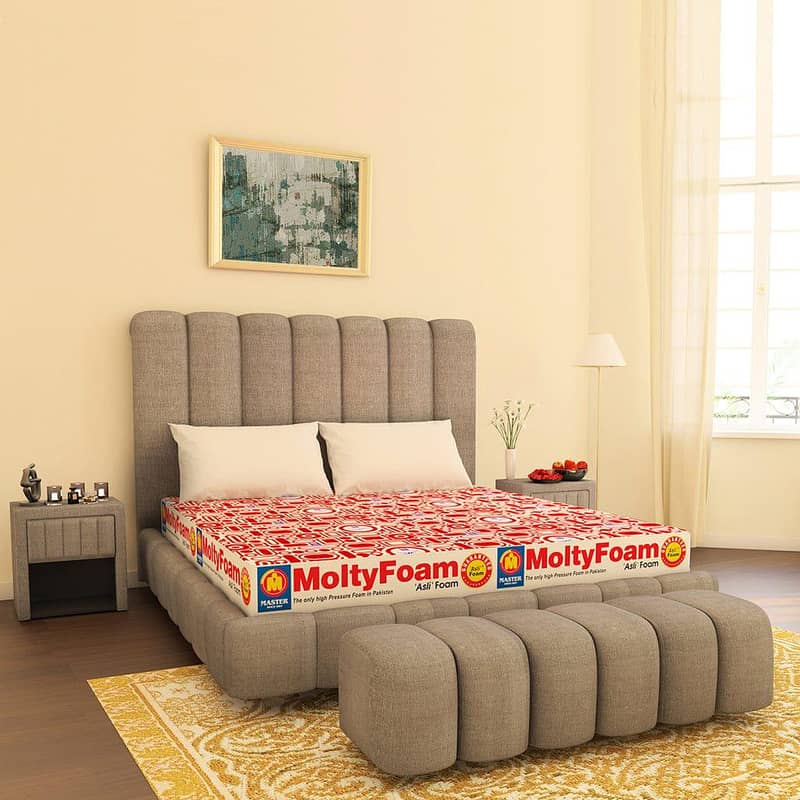 بیڈ کنگ سائز 2 عدد سائی ڈیبل اینڈ لگژری ڈریسنگ دستیاب ہے 4
