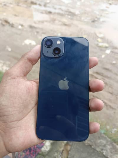 Apple iPhone 13