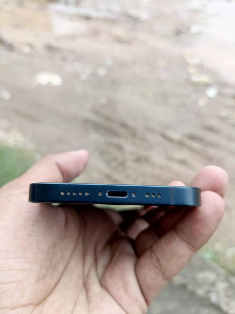 Apple iPhone 13 1