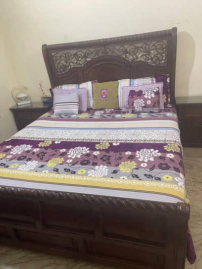 wooden bed set