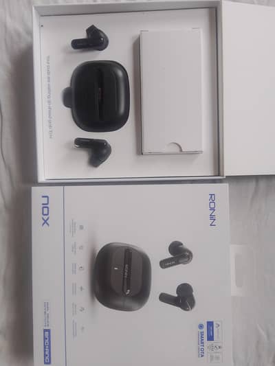 The Ronin Nox (R-7080) wireless earbuds