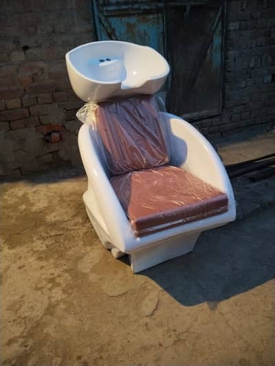 Barber chair/Cutting chair/ Shampoo unit/Trolly/Saloon Furniture.