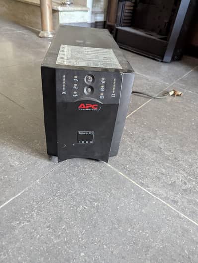 APC Smart-UPS 1000VA - For PC, Router, WiFi, CCTV