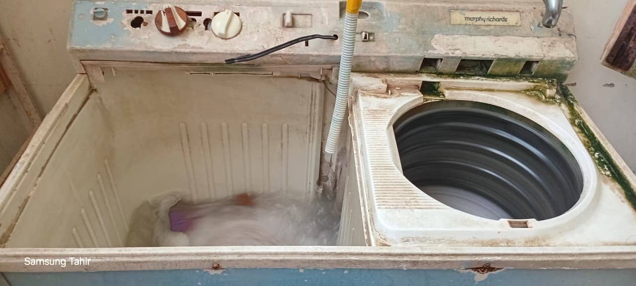 Morphy Richards Semi-Automatic Washing Machine 3