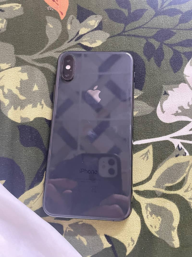 Apple iPhone XS 1