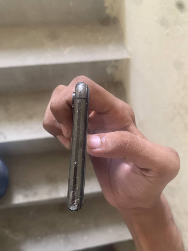 iPhone XS Max 5