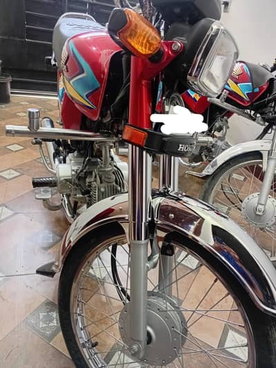 Honda CD 70 2025