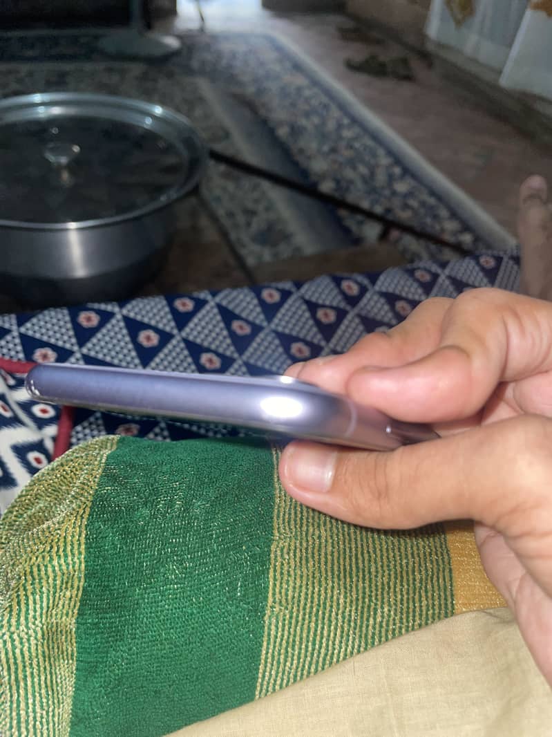 Apple iPhone 11 6