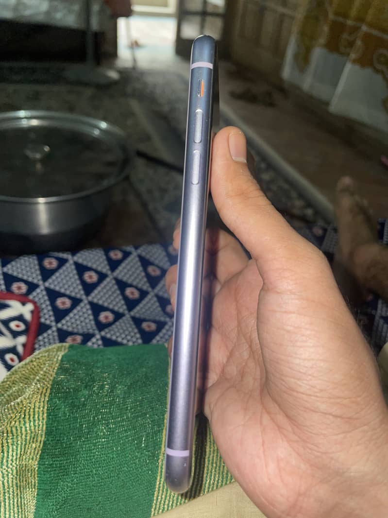Apple iPhone 11 8