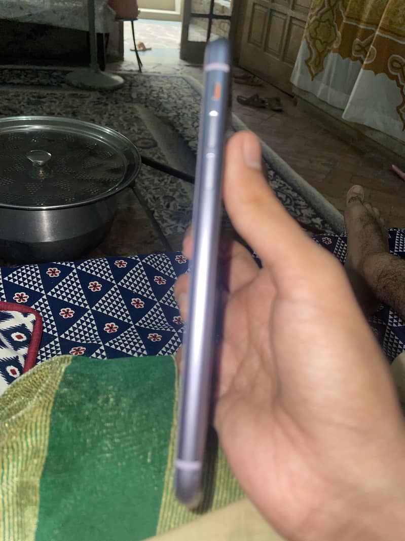 Apple iPhone 11 9
