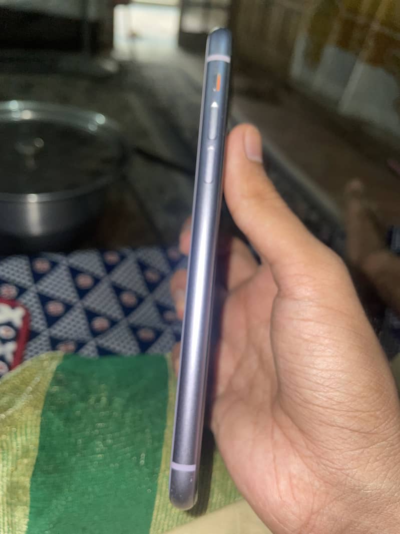 Apple iPhone 11 10