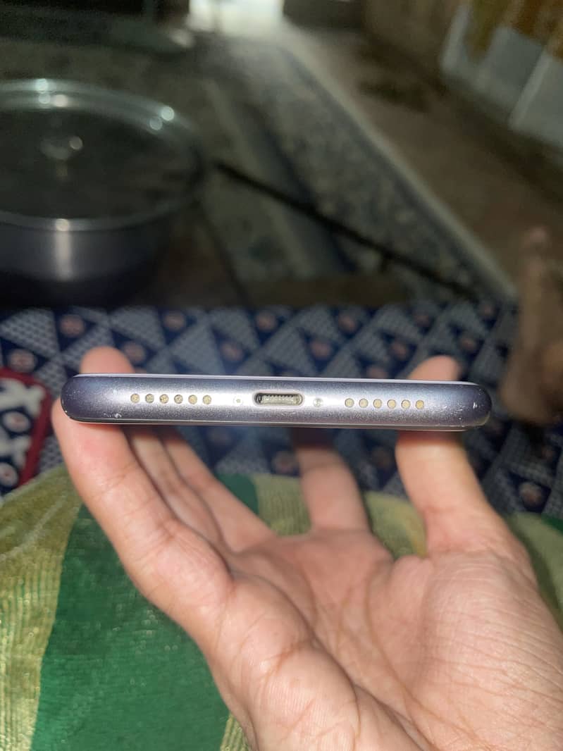 Apple iPhone 11 11