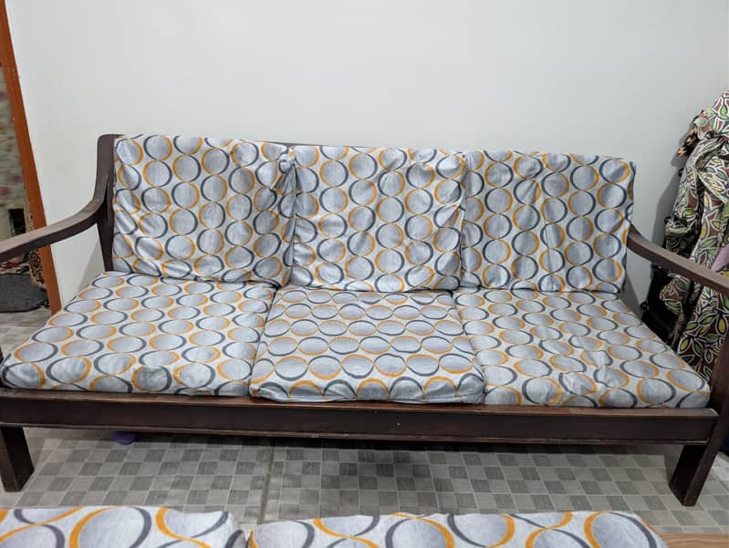 Sofa set one table and one bench 4