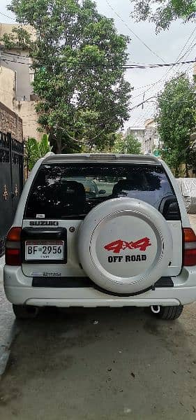 suzuki Grand vitara 2003 model. 2006 import.
