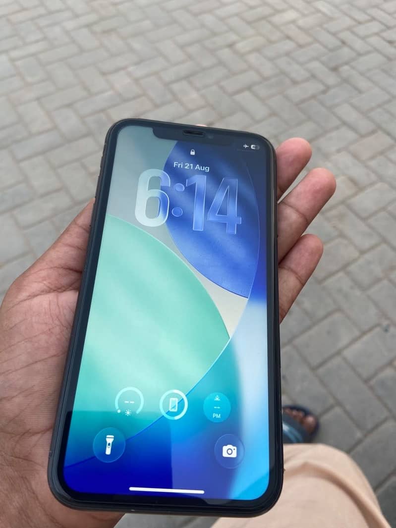 Apple iPhone 11 3